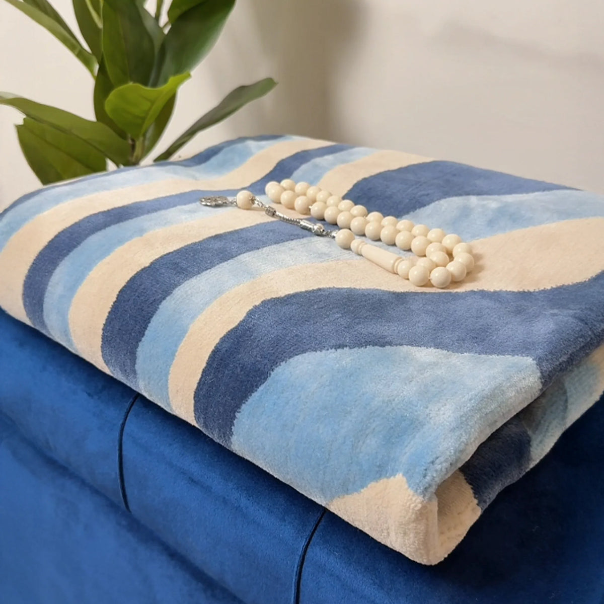 Al Noor Prayer Mat Arched Blue with Handbag